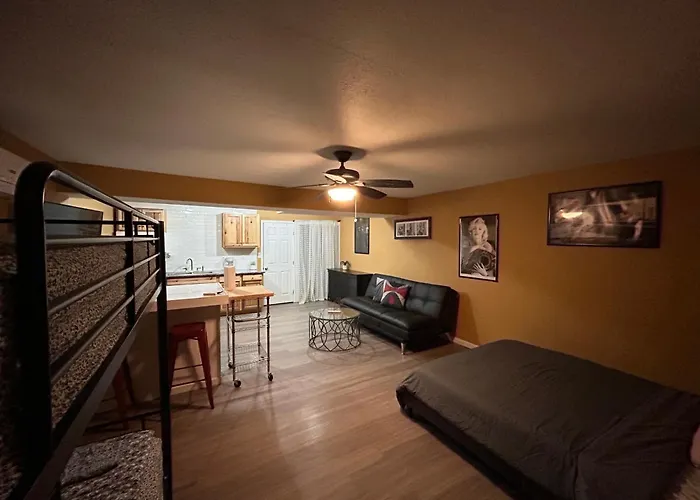 River Getaway Downstairs Unit Appartement *